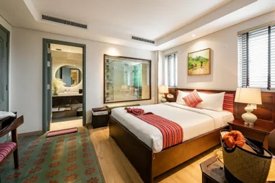 Deluxe-Doppelzimmer + Afternoon Tea auf der Dachterrasse — Au Lac Legend Hotel
