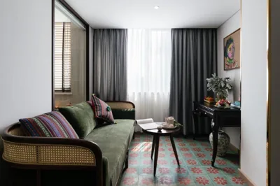 Suite mit Doppel- oder Zweibett und Stadtblick + Afternoon Tea auf der Dachterrasse — Au Lac Legend Hotel